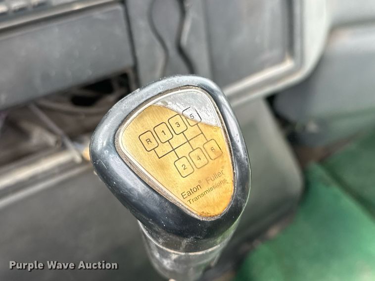 image for item EJ3176 2003 International MA025  flatbed truck