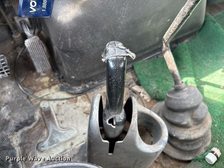 image for item EJ3176 2003 International MA025  flatbed truck