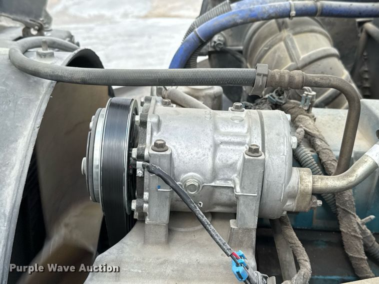 image for item EJ3176 2003 International MA025  flatbed truck