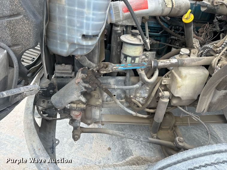 image for item EJ3176 2003 International MA025  flatbed truck