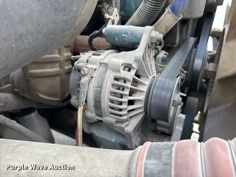 image for item EJ3176 2003 International MA025  flatbed truck