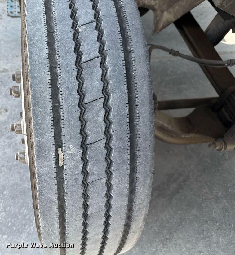 image for item EJ3176 2003 International MA025  flatbed truck