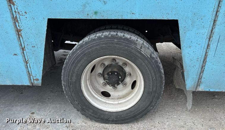 image for item EJ3176 2003 International MA025  flatbed truck