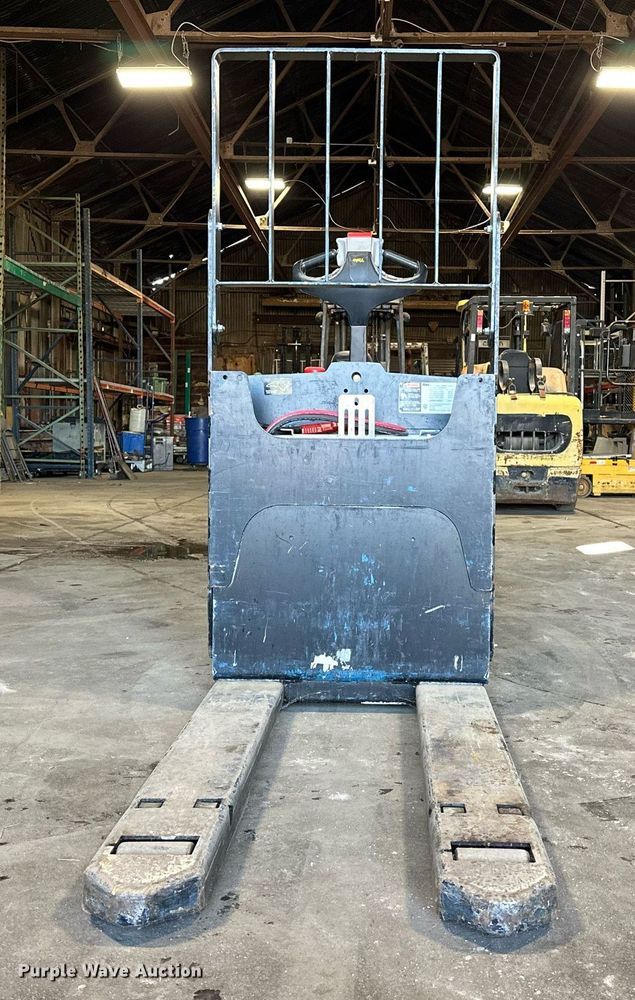 image for item EJ4941 Yale MPB045VGN24T2746 pallet jack