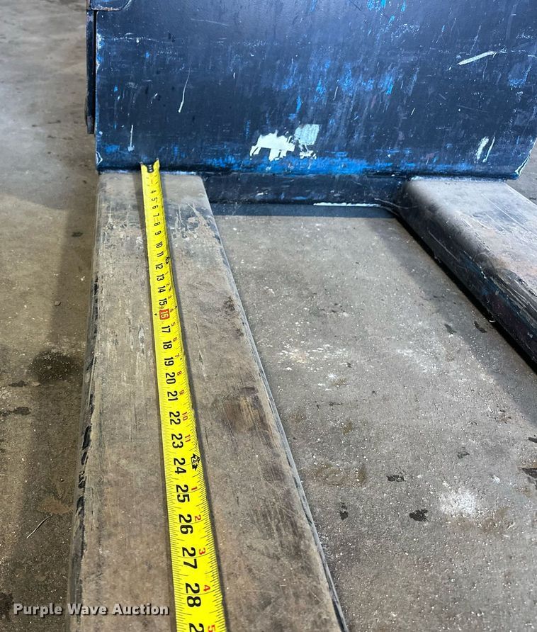 image for item EJ4941 Yale MPB045VGN24T2746 pallet jack