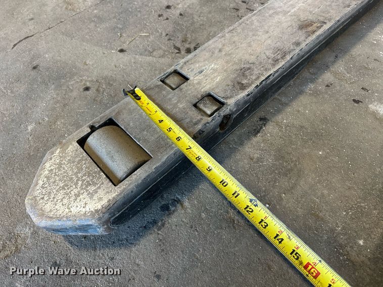 image for item EJ4941 Yale MPB045VGN24T2746 pallet jack