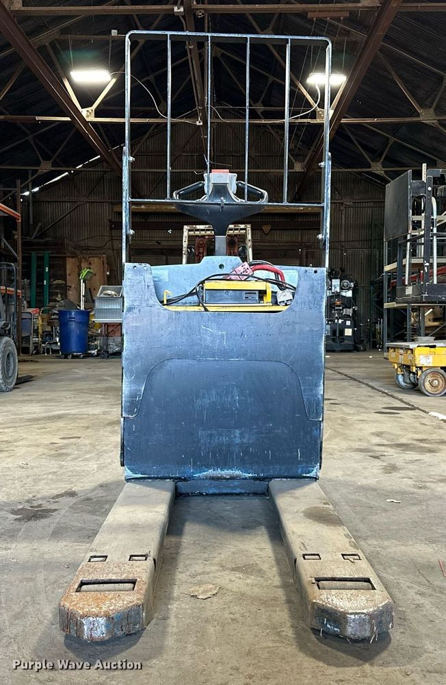 image for item EJ4942 Yale MBP045VGN24T2746 pallet jack