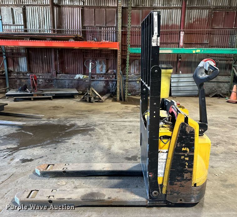 image for item EJ4942 Yale MBP045VGN24T2746 pallet jack