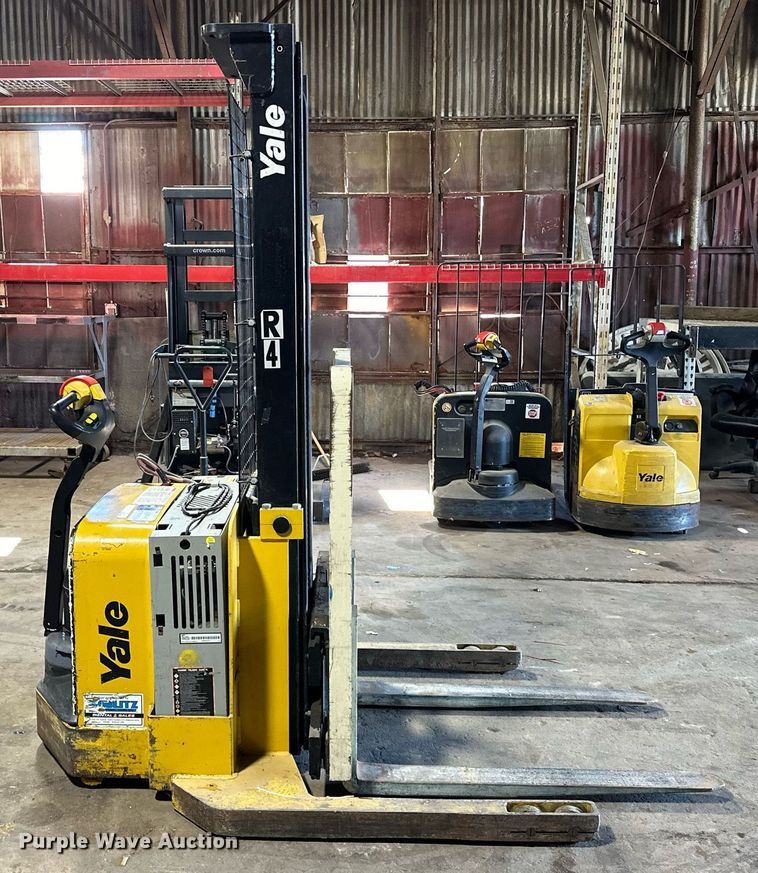 image for item EJ4951 Yale MSW040SFN24TV087 order picker