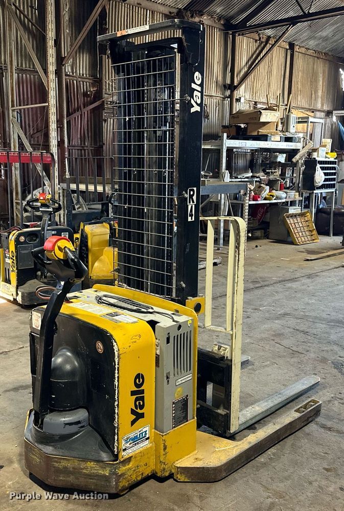 image for item EJ4951 Yale MSW040SFN24TV087 order picker