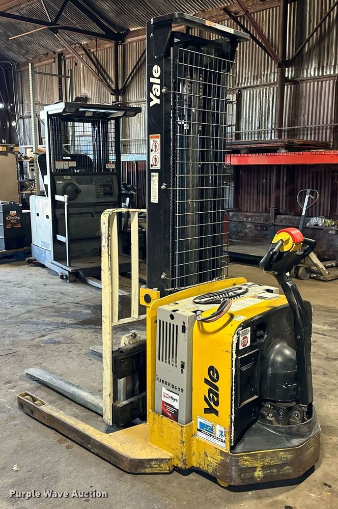 image for item EJ4951 Yale MSW040SFN24TV087 order picker