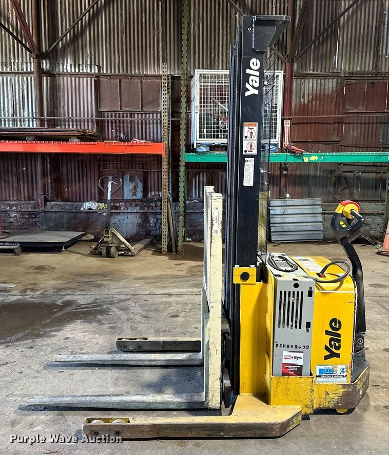 image for item EJ4951 Yale MSW040SFN24TV087 order picker