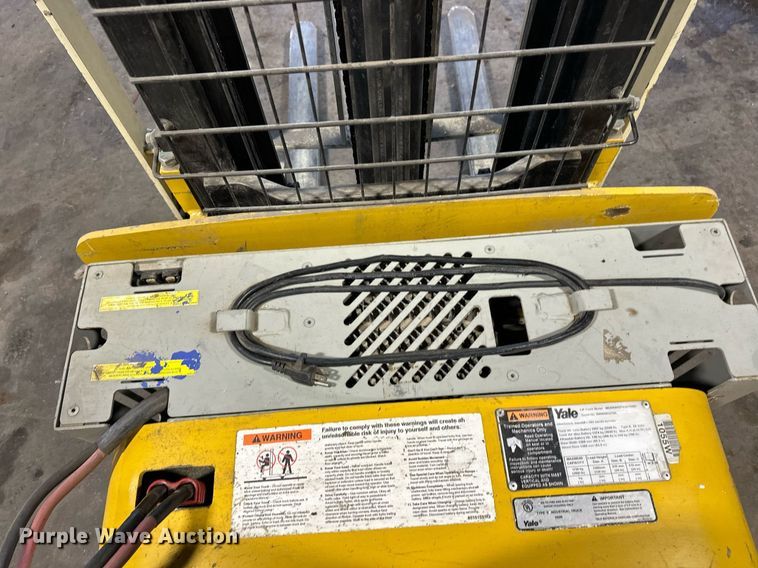 image for item EJ4951 Yale MSW040SFN24TV087 order picker