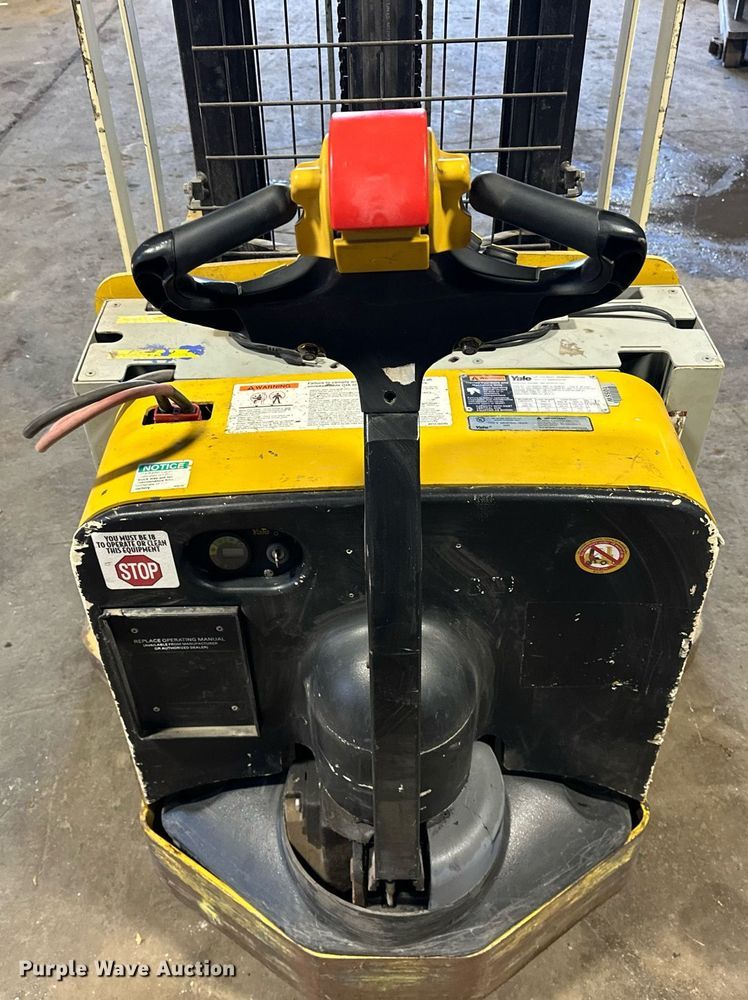 image for item EJ4951 Yale MSW040SFN24TV087 order picker