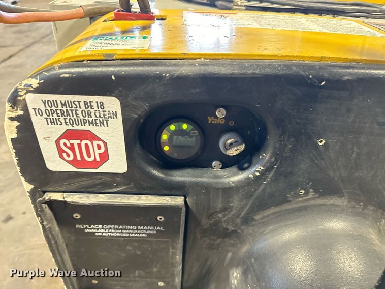 image for item EJ4951 Yale MSW040SFN24TV087 order picker