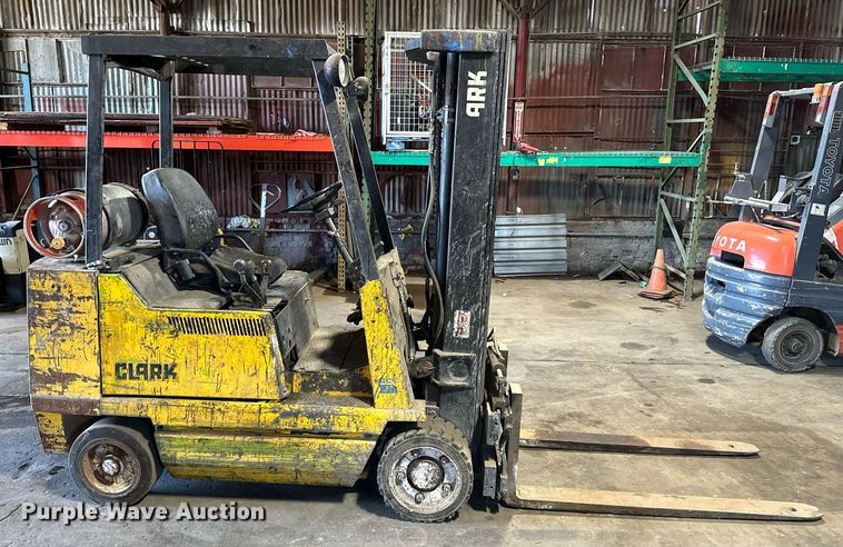 image for item EJ4961 Clark GCS 27 forklift