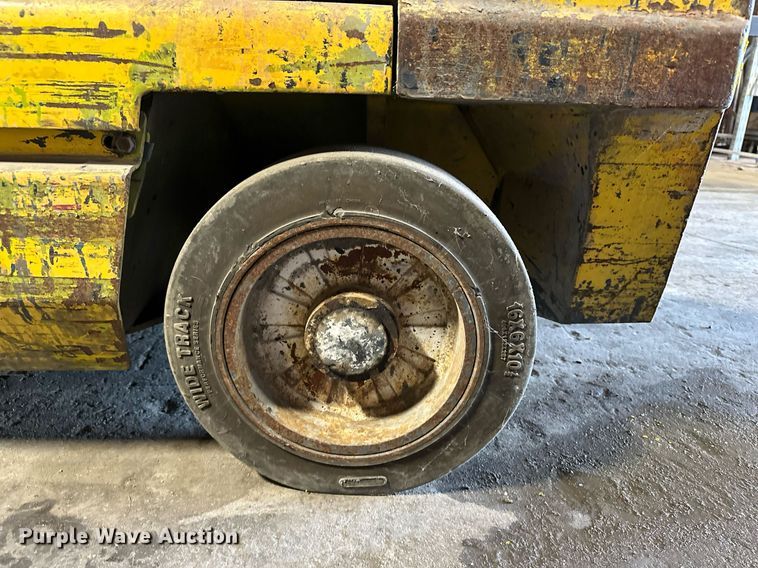 image for item EJ4961 Clark GCS 27 forklift