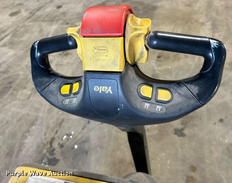 image for item EJ4963 Yale MPW050-EN24T2748 pallet jack