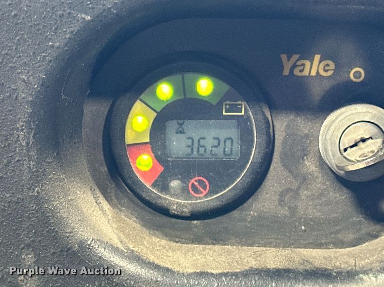 image for item EJ4963 Yale MPW050-EN24T2748 pallet jack