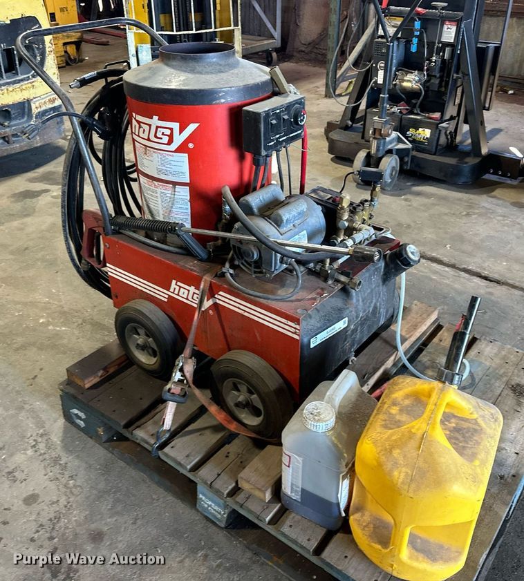 image for item EJ4968 Hotsy 550A hot pressure washer