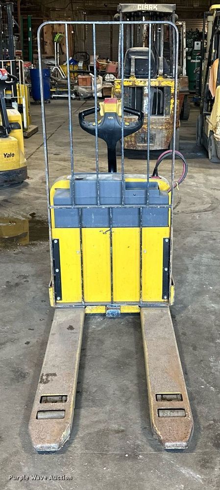 image for item EJ4971 Yale MPW050-EN24T2748 pallet jack