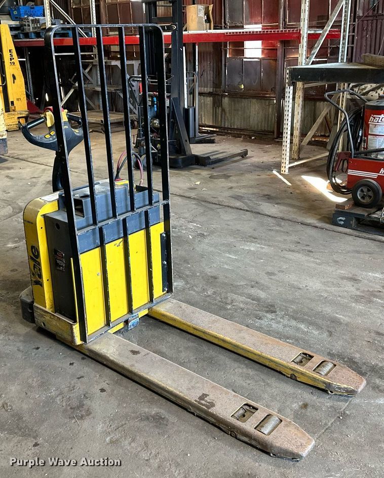 image for item EJ4971 Yale MPW050-EN24T2748 pallet jack