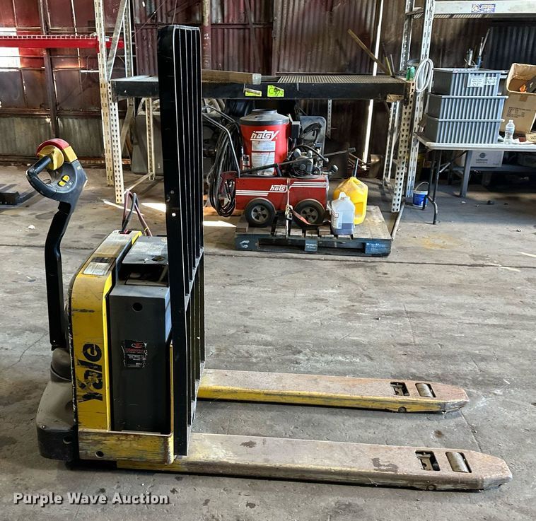 image for item EJ4971 Yale MPW050-EN24T2748 pallet jack
