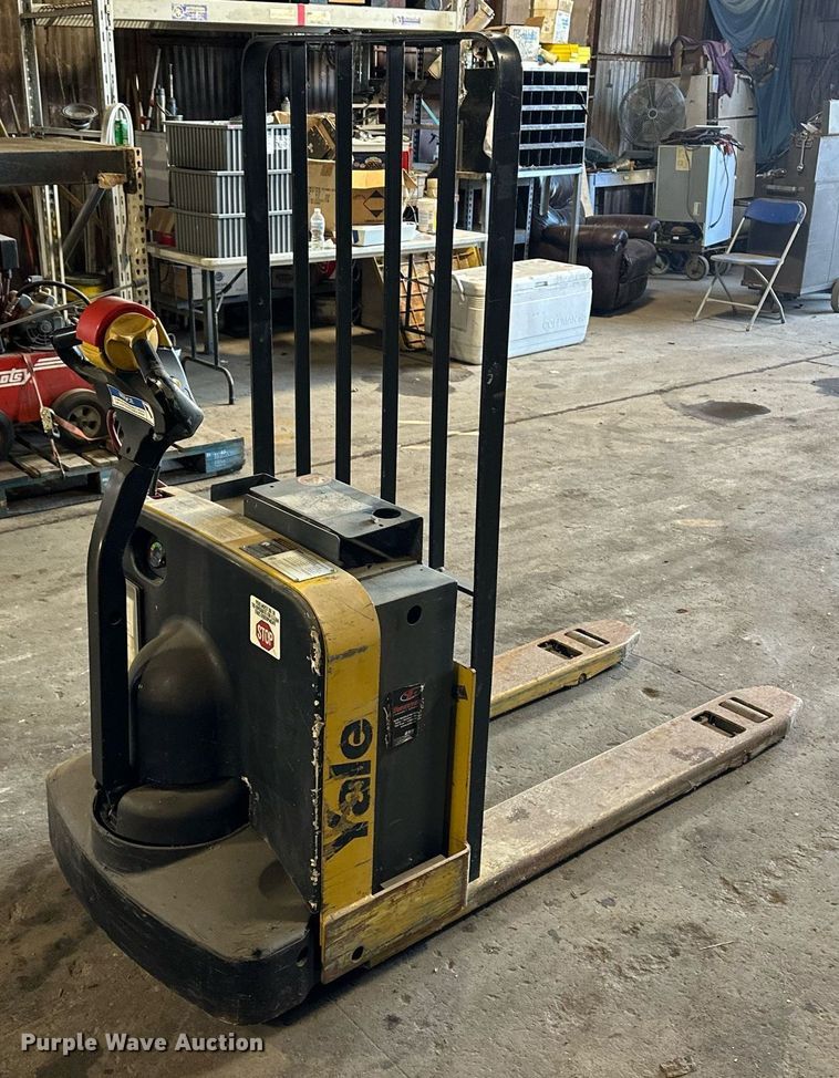 image for item EJ4971 Yale MPW050-EN24T2748 pallet jack