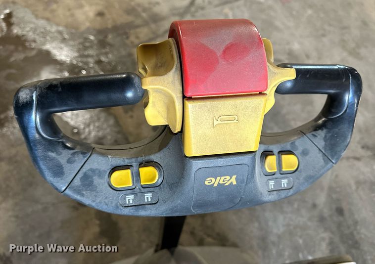image for item EJ4971 Yale MPW050-EN24T2748 pallet jack