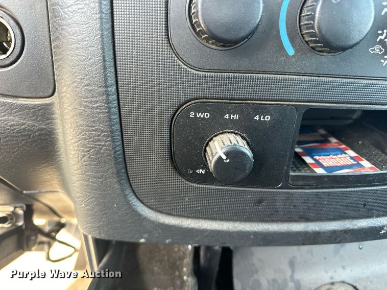 image for item EJ4975 2005 Dodge Ram 3500 Quad Cab pickup truck