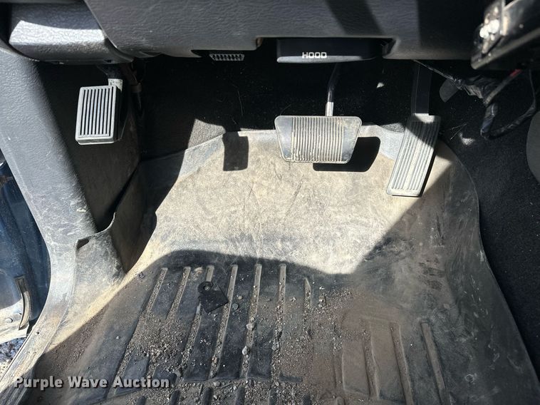 image for item EJ4975 2005 Dodge Ram 3500 Quad Cab pickup truck