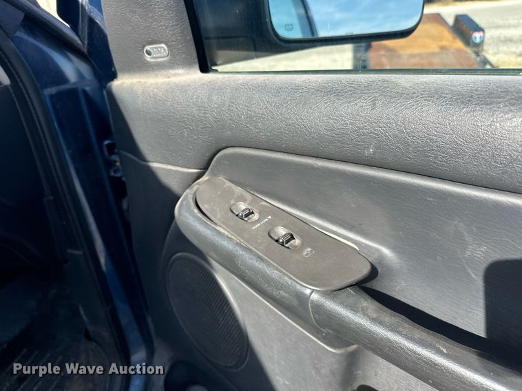 image for item EJ4975 2005 Dodge Ram 3500 Quad Cab pickup truck