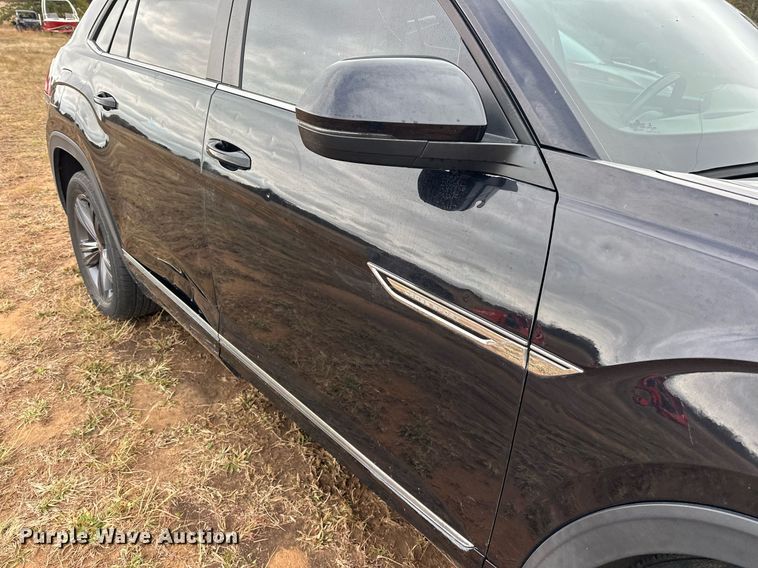 image for item EJ5083 2020 Volkswagen Atlas Cross Sport SUV