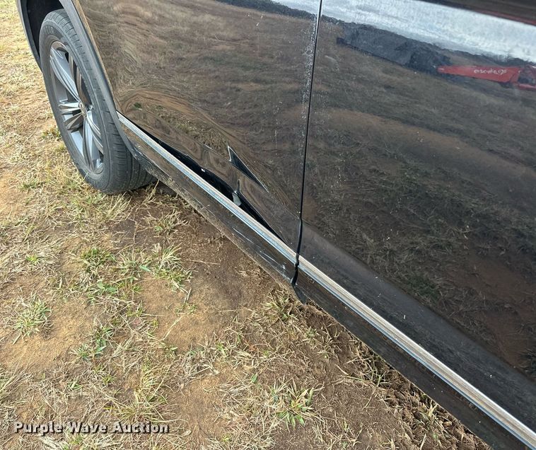 image for item EJ5083 2020 Volkswagen Atlas Cross Sport SUV