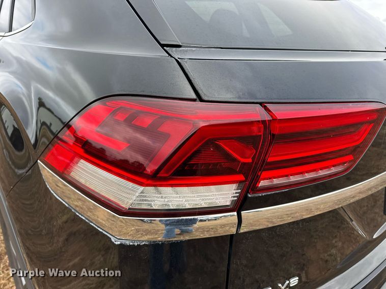 image for item EJ5083 2020 Volkswagen Atlas Cross Sport SUV