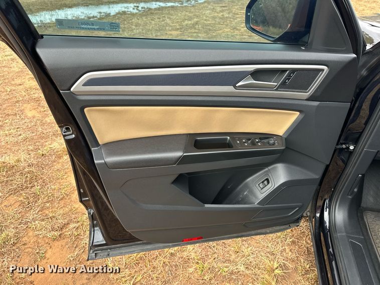 image for item EJ5083 2020 Volkswagen Atlas Cross Sport SUV