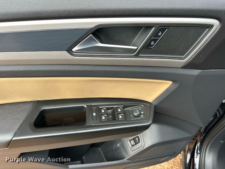 image for item EJ5083 2020 Volkswagen Atlas Cross Sport SUV