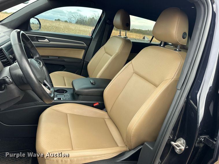 image for item EJ5083 2020 Volkswagen Atlas Cross Sport SUV