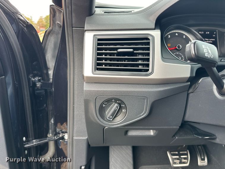 image for item EJ5083 2020 Volkswagen Atlas Cross Sport SUV