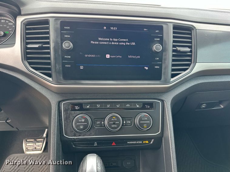 image for item EJ5083 2020 Volkswagen Atlas Cross Sport SUV