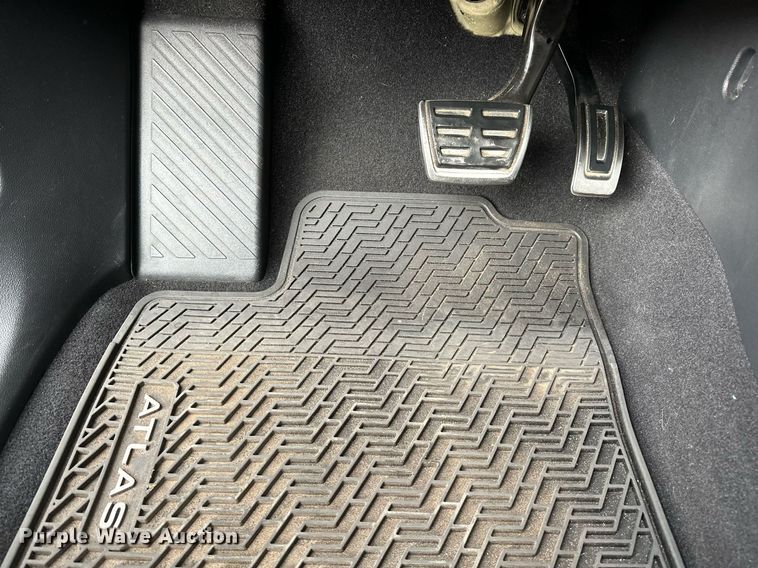 image for item EJ5083 2020 Volkswagen Atlas Cross Sport SUV