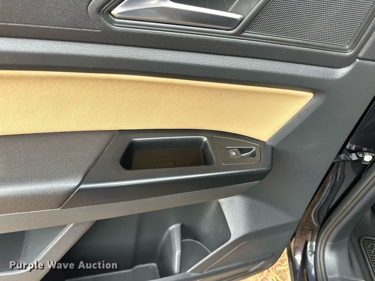 image for item EJ5083 2020 Volkswagen Atlas Cross Sport SUV