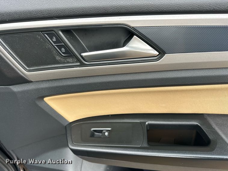 image for item EJ5083 2020 Volkswagen Atlas Cross Sport SUV