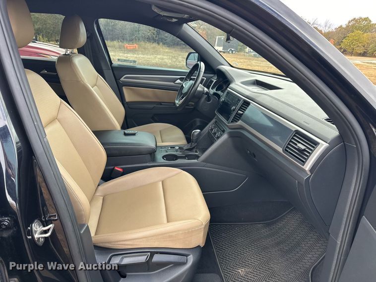 image for item EJ5083 2020 Volkswagen Atlas Cross Sport SUV