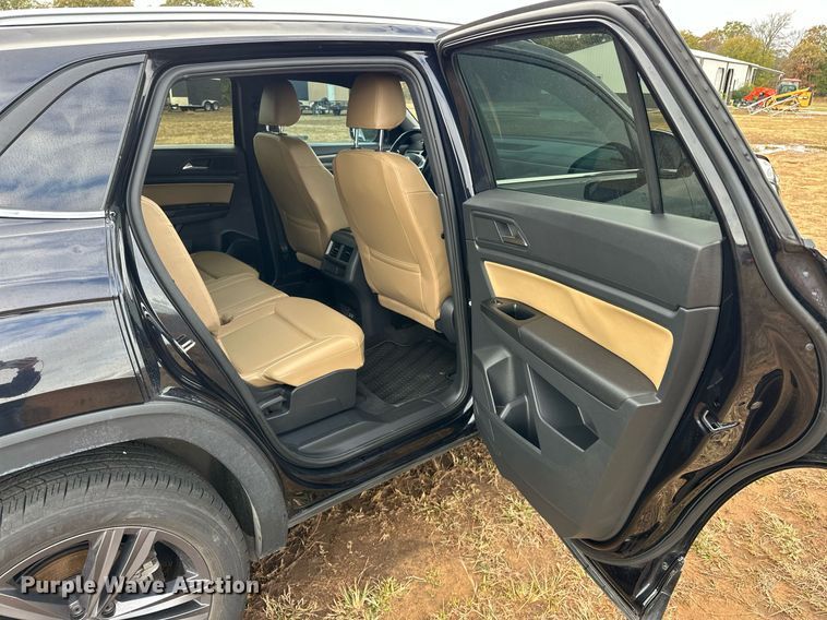 image for item EJ5083 2020 Volkswagen Atlas Cross Sport SUV