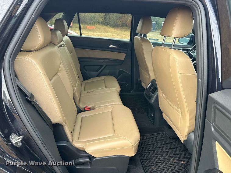 image for item EJ5083 2020 Volkswagen Atlas Cross Sport SUV