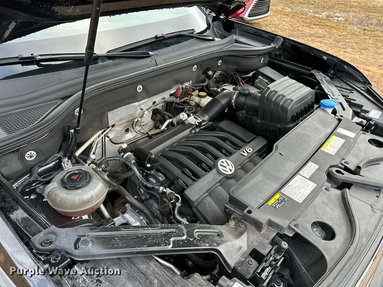 image for item EJ5083 2020 Volkswagen Atlas Cross Sport SUV