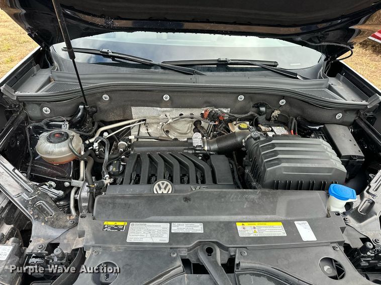 image for item EJ5083 2020 Volkswagen Atlas Cross Sport SUV