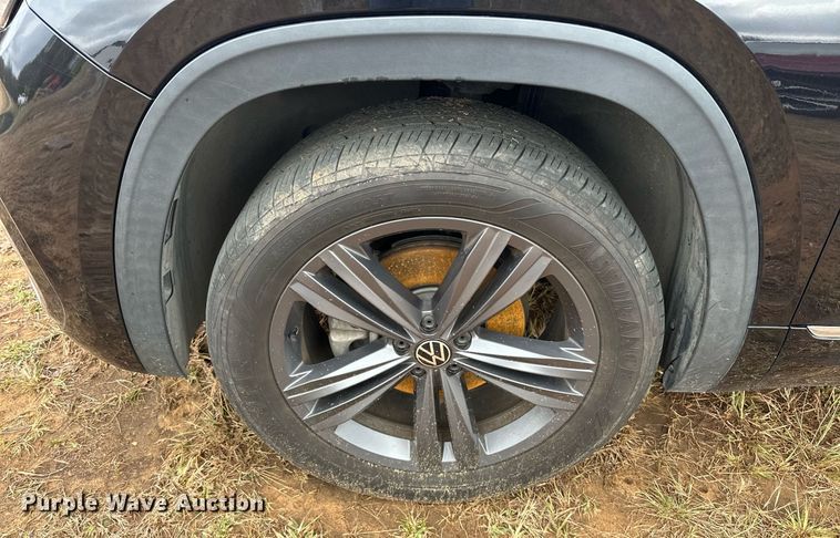 image for item EJ5083 2020 Volkswagen Atlas Cross Sport SUV