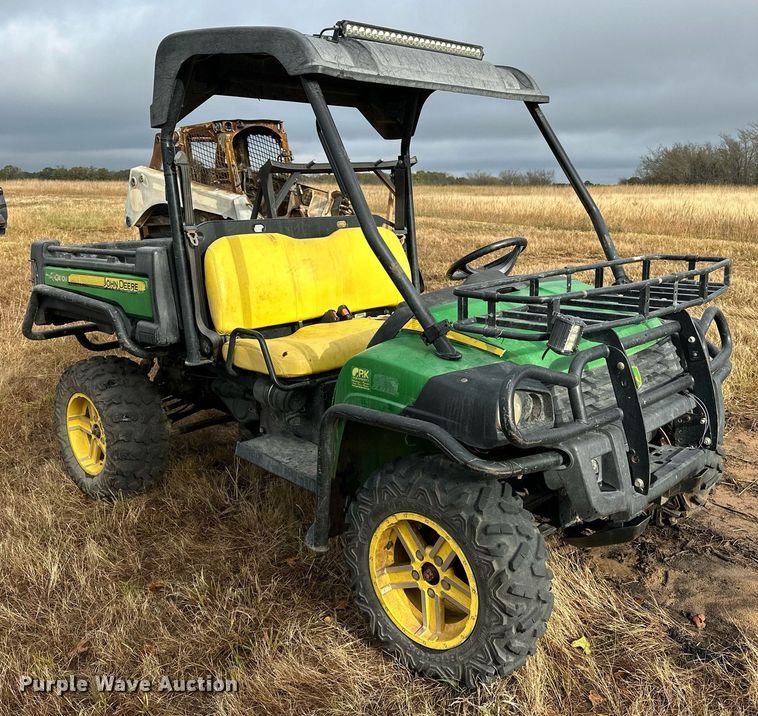 image for item EJ5086 2013 John Deere Gator 825i utility vehicle